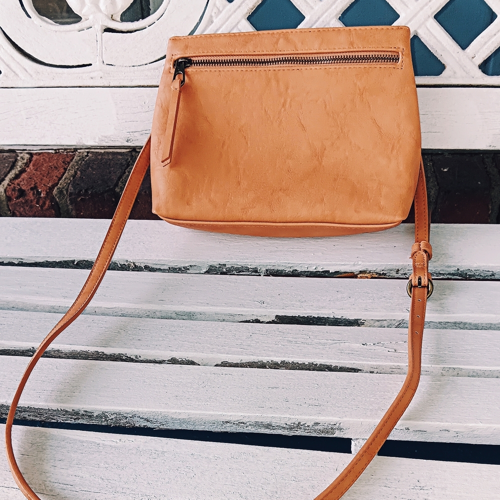 Universal Thread Tan Crossbody Bag with Adjustable Strap